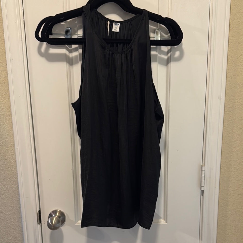 Black Sleeveless Women's Top